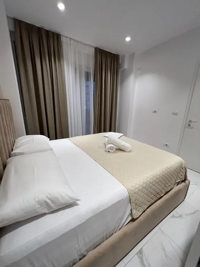 Mumbas Apartment 2 Himare