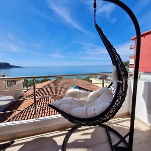 Aparthotel 28, Himarë
