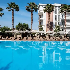 Nia Boutique By Rapo's Hotel